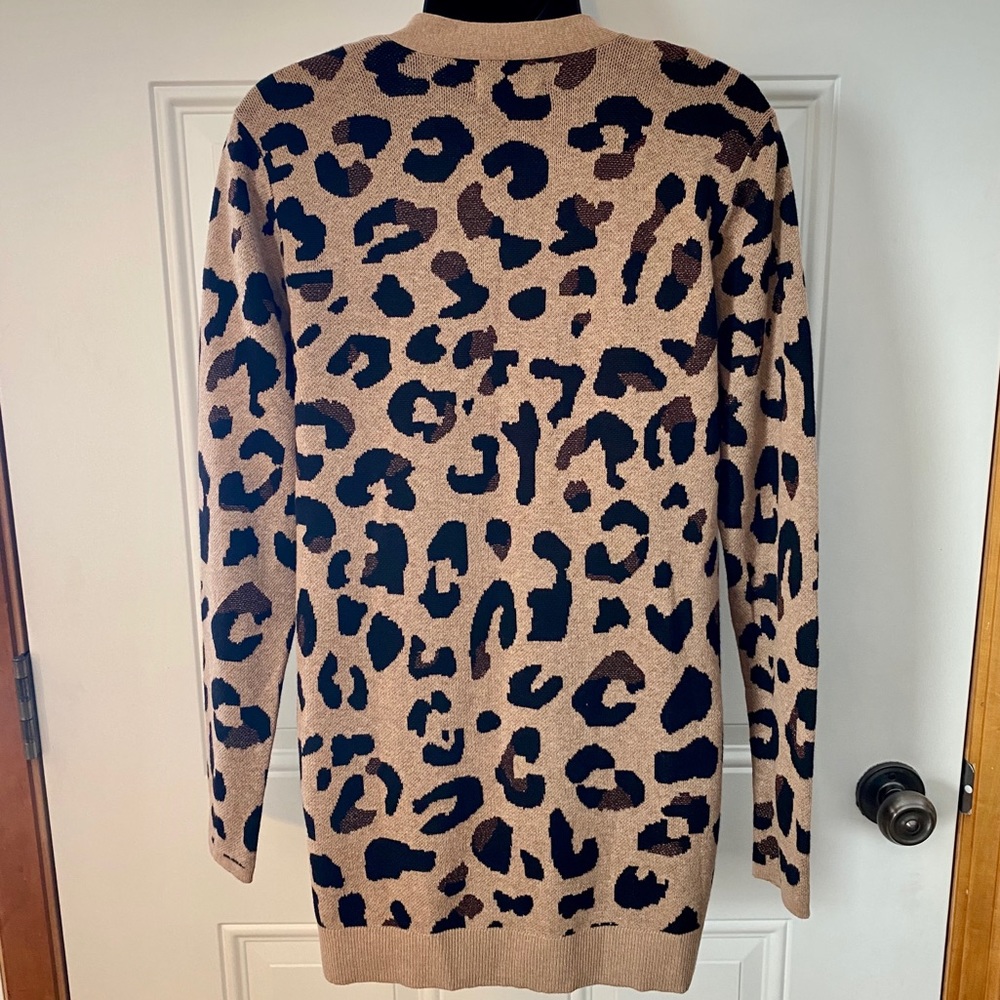 đLeopard Print Cardigan - Picture 2 of 4